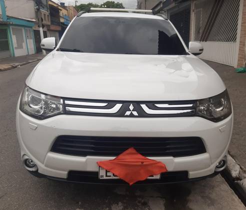MITSUBISHI OUTLANDER 3.0 GT 4X4 V6 24V GASOLINA 4P AUTOMÁTICO MITSUBISHI OUTLANDER 3.0 GT 4X4 V6 24V GASOLINA 4P AUTOMÁTICO